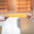 パパ・ママになる前から始める学資保険選びのガイド
