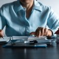 がん保険における終身タイプと定期タイプ—保障内容と保険料の違いを詳しく分析