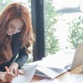 公的支援と学資保険の違い：日本の奨学金制度と比較