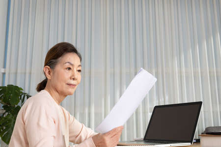 日本の退職者に人気の年金保険商品トップ10とその理由