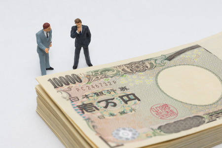 老後資金2,000万円問題と個人年金保険の必要性