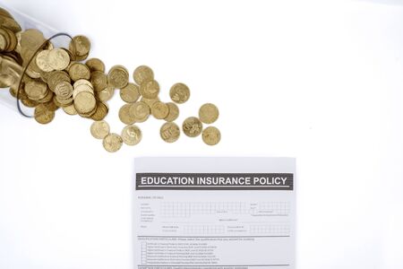 学資保険の加入時期による税制優遇制度の違いと注意点