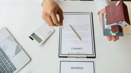 ライフステージ別に考える日本人の定期保険活用法