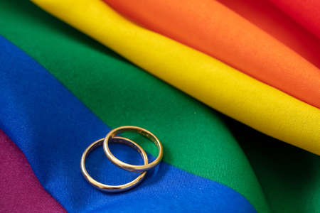 同性パートナーや事実婚相手を保険金受取人に指定する場合の注意点